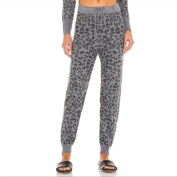 Heartloom Iris leopard animal cheetah print joggers sweatpants 9593 - Picture 2 of 12